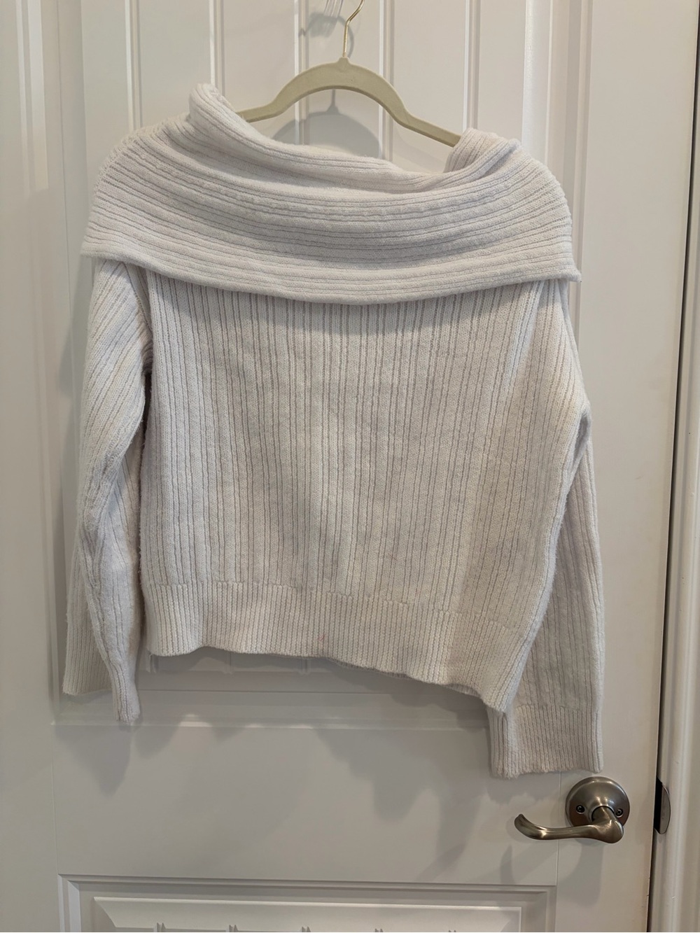 Cozy Off-Shoulder Ribbed Women’s Sweater - Cream